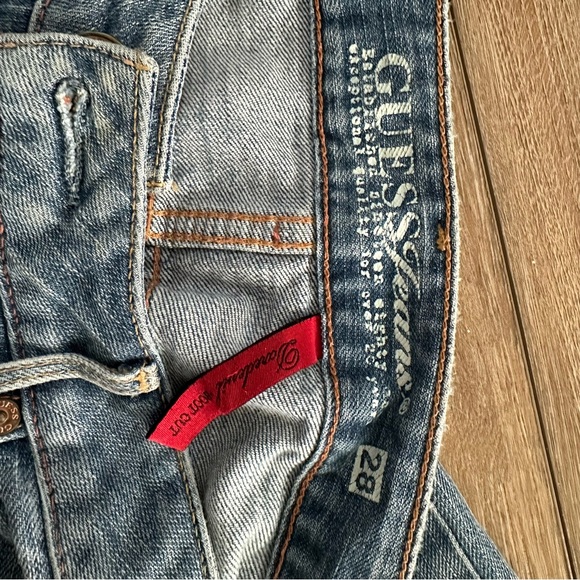 Guess boot cut jeans, size 28 - Picture 3 of 4